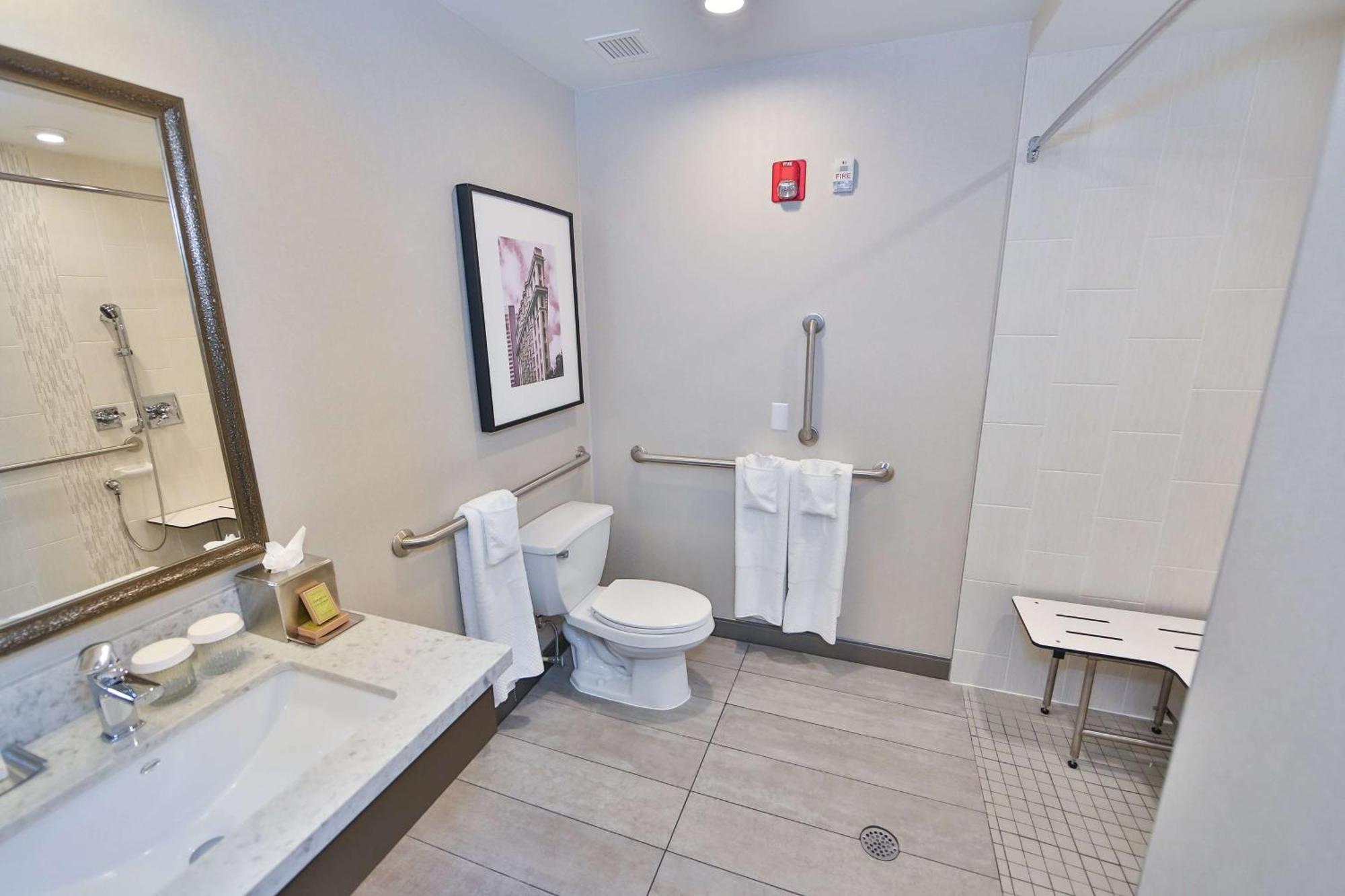 Doubletree By Hilton Atlanta Alpharetta-Windward Hotel Bagian luar foto